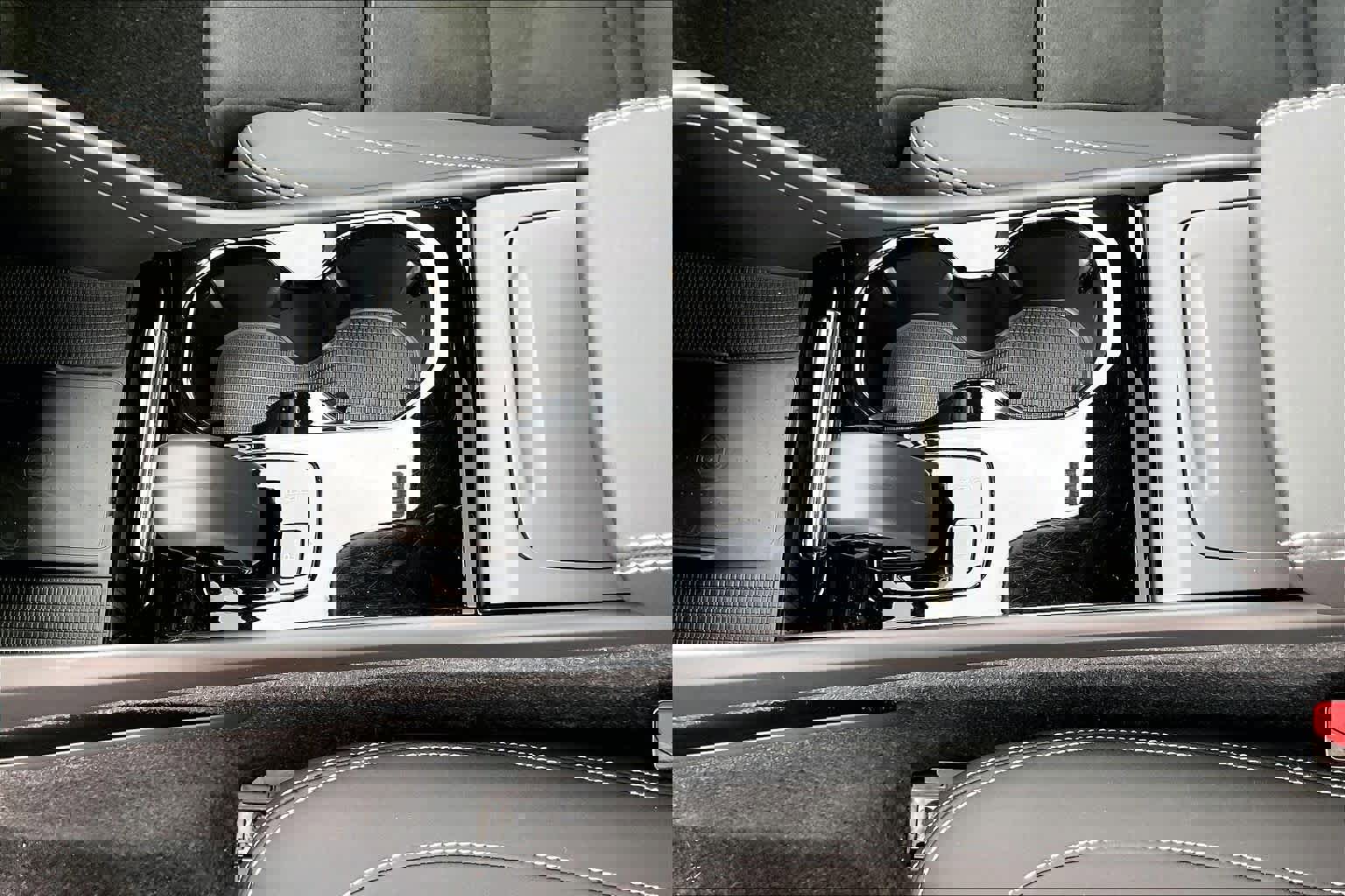 Used 2023 Volvo C40 P8 Recharge Plus w/ Climate Package image 20