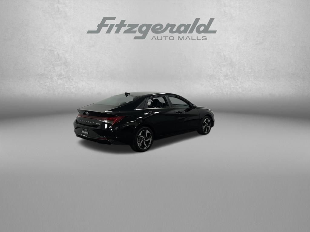 Used 2023 Hyundai Elantra Limited image 7