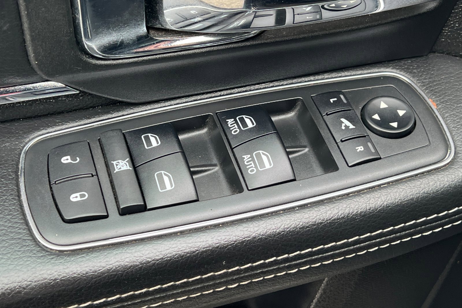 Used 2017 RAM 3500 Laramie image 11