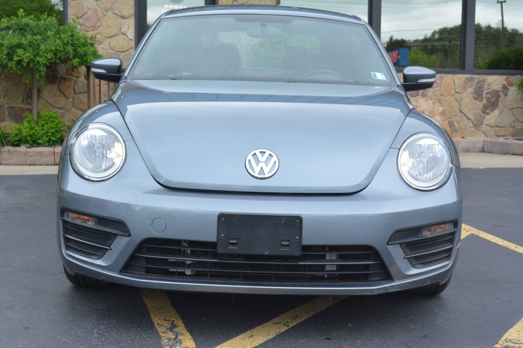Used 2017 Volkswagen Beetle 1.8T FWD image 2