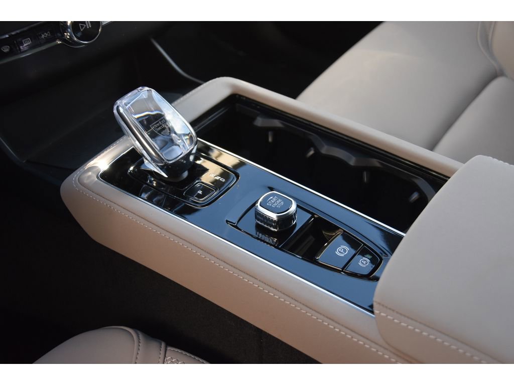 Certified 2026 Volvo XC90 B5 Plus image 37