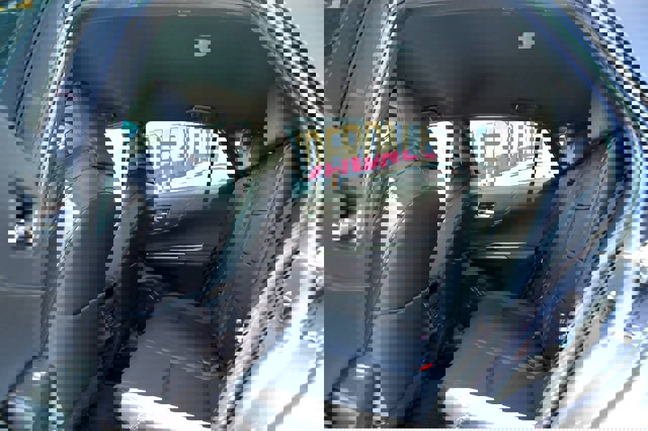 Used 2021 Toyota Venza XLE w/ Softex Package image 11