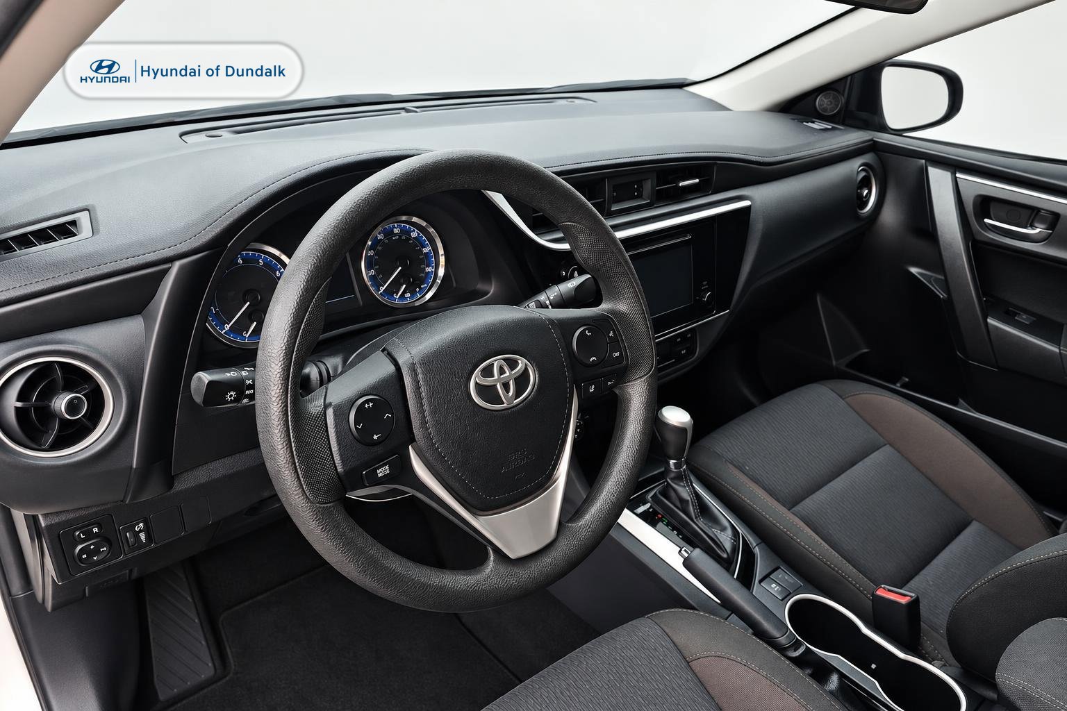 Used 2018 Toyota Corolla LE FWD image 9