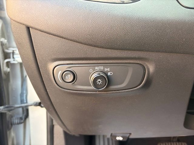 Used 2021 Chevrolet Equinox LS w/ LPO, Floor Liner Package FWD image 28