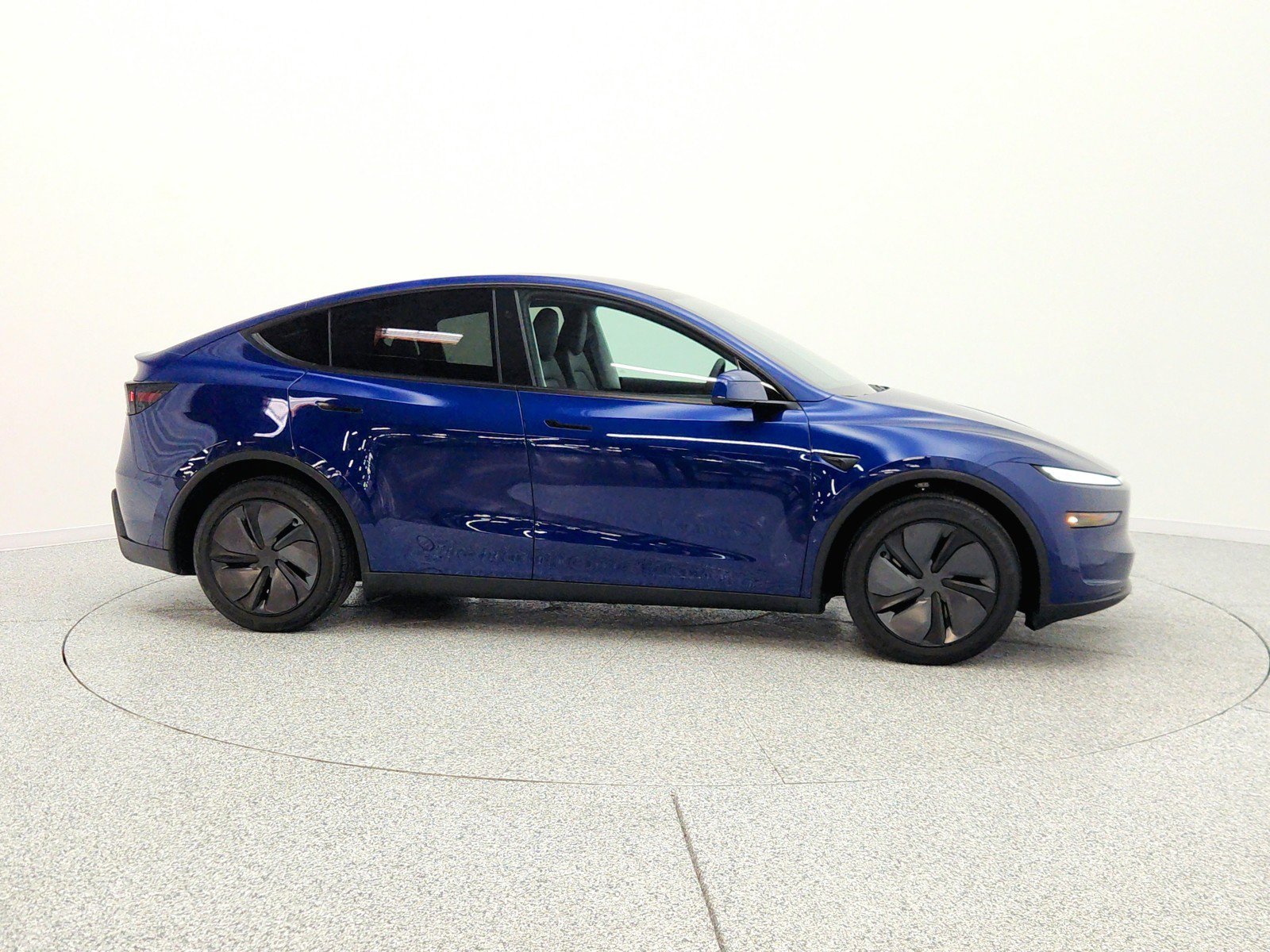 Used 2026 Tesla Model Y 2WD image 4