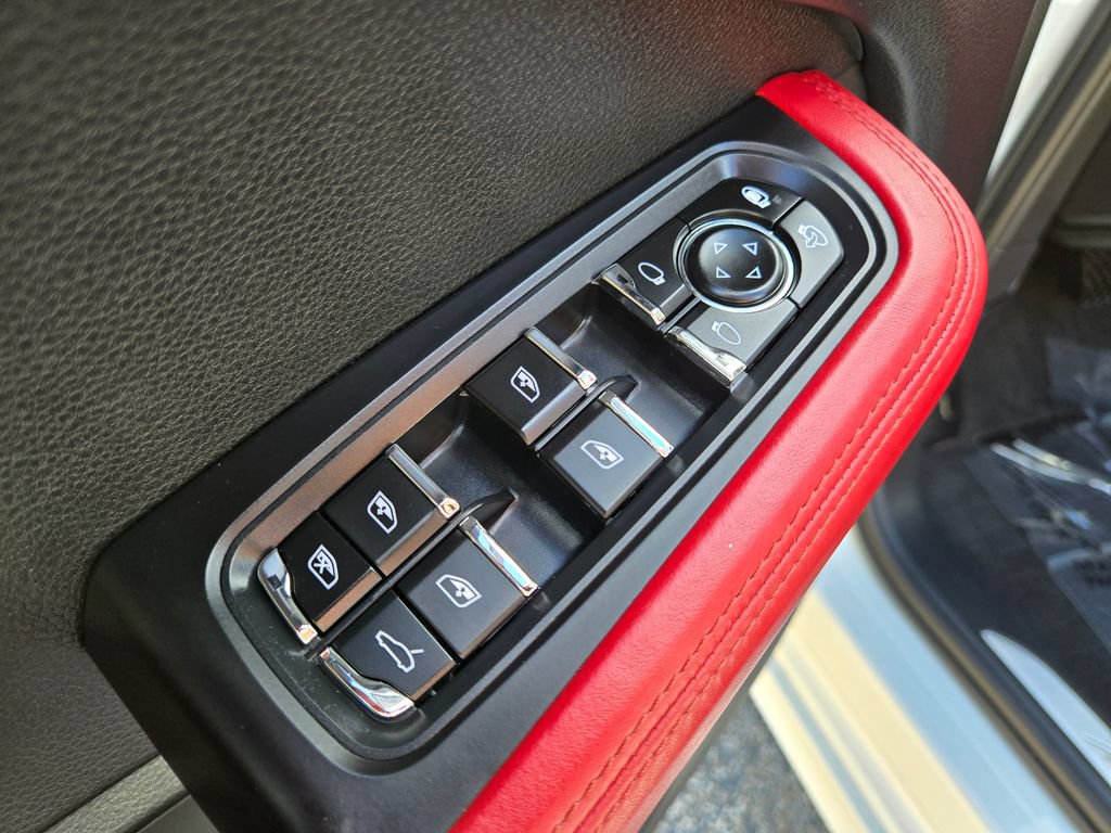 Used 2015 Porsche Macan Turbo AWD/4WD image 16