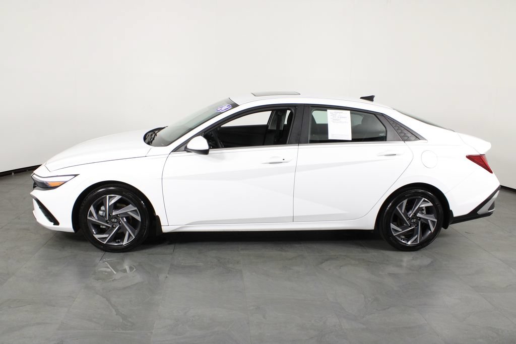 Certified 2024 Hyundai Elantra SEL w/ Convenience Package FWD image 15