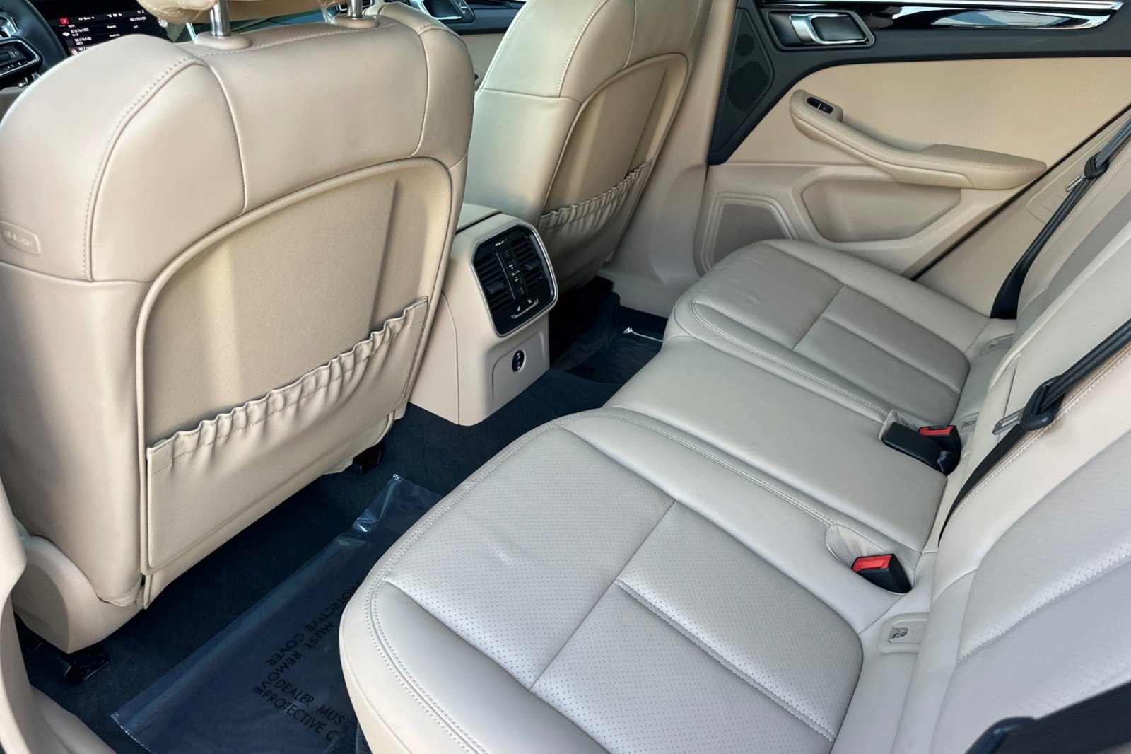 Used 2025 Porsche Macan image 13