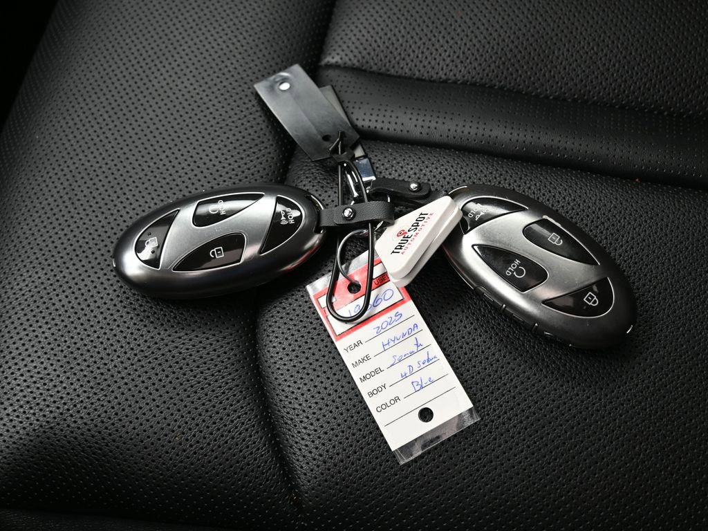 Used 2025 Hyundai Sonata Limited FWD image 33