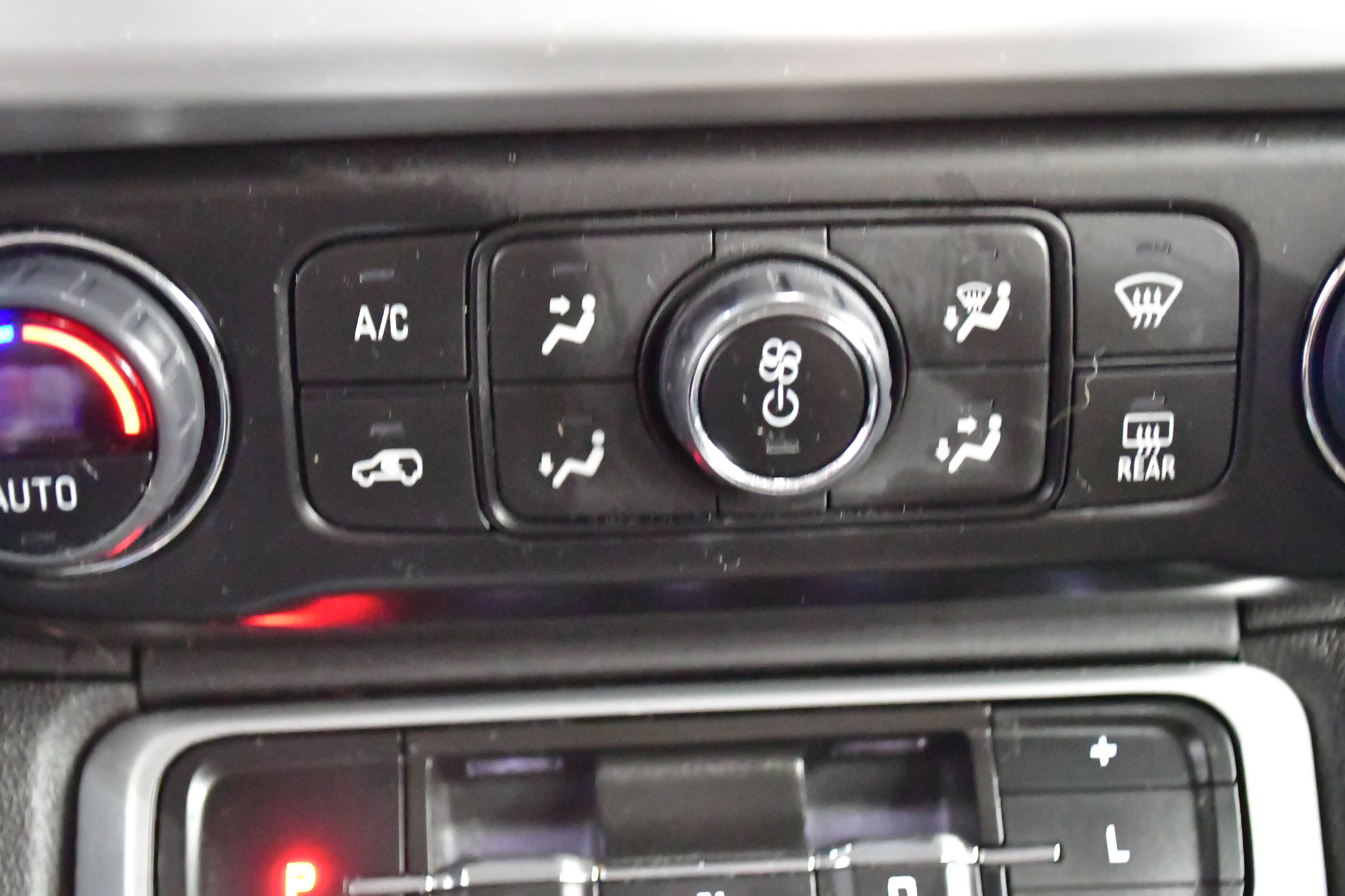 Used 2023 GMC Acadia SLE AWD/4WD image 29