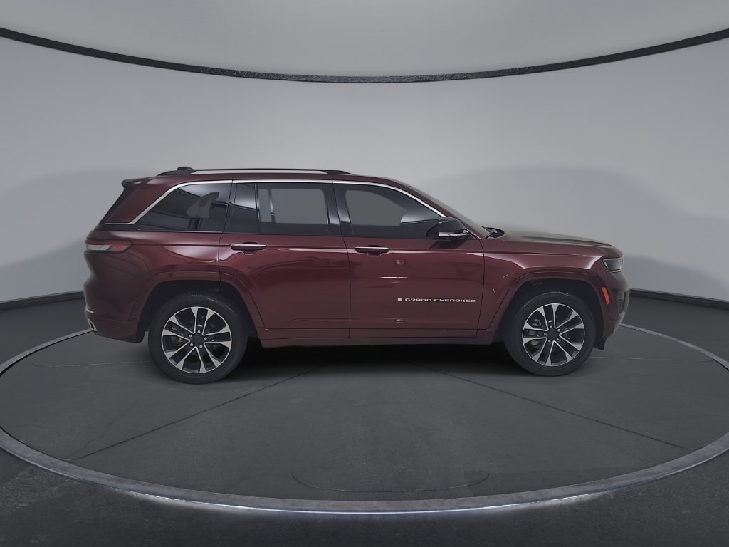 Certified 2023 Jeep Grand Cherokee Overland w/ Adv Protech Group III AWD/4WD image 19