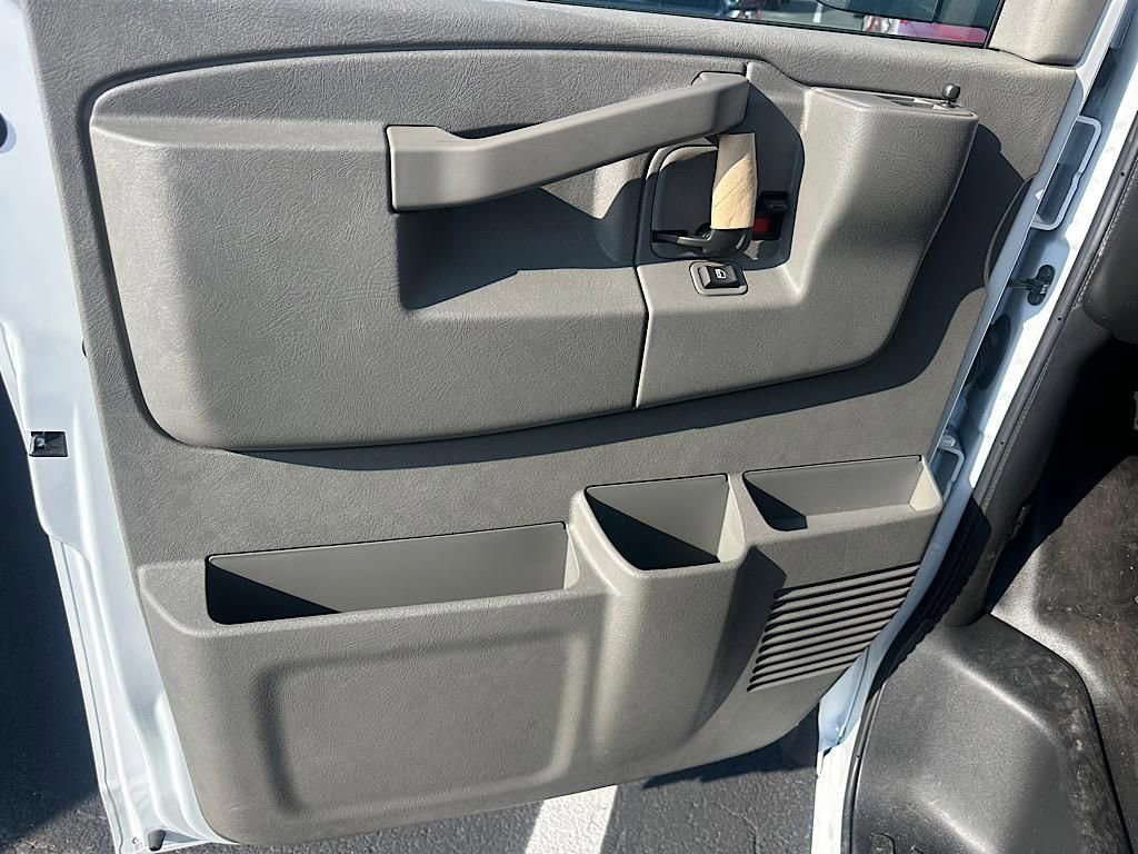 New 2025 Chevrolet Express 2500 w/ Enhanced Convenience Package image 15