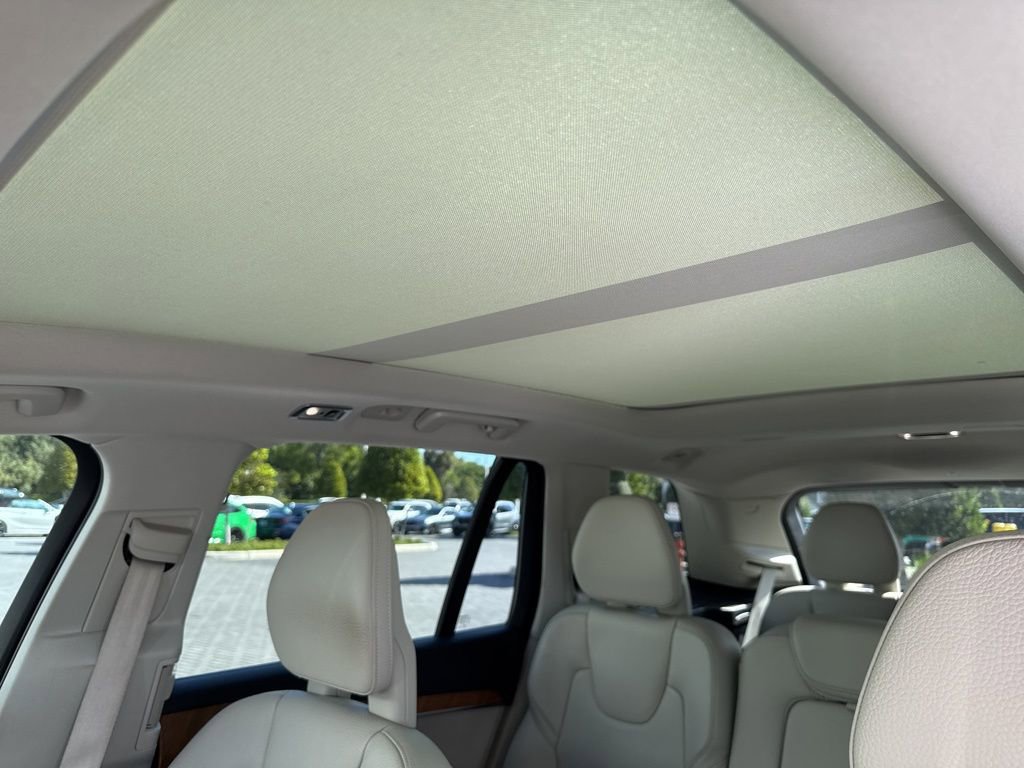 Used 2021 Volvo XC90 T6 Momentum w/ Protection Package Premier image 15