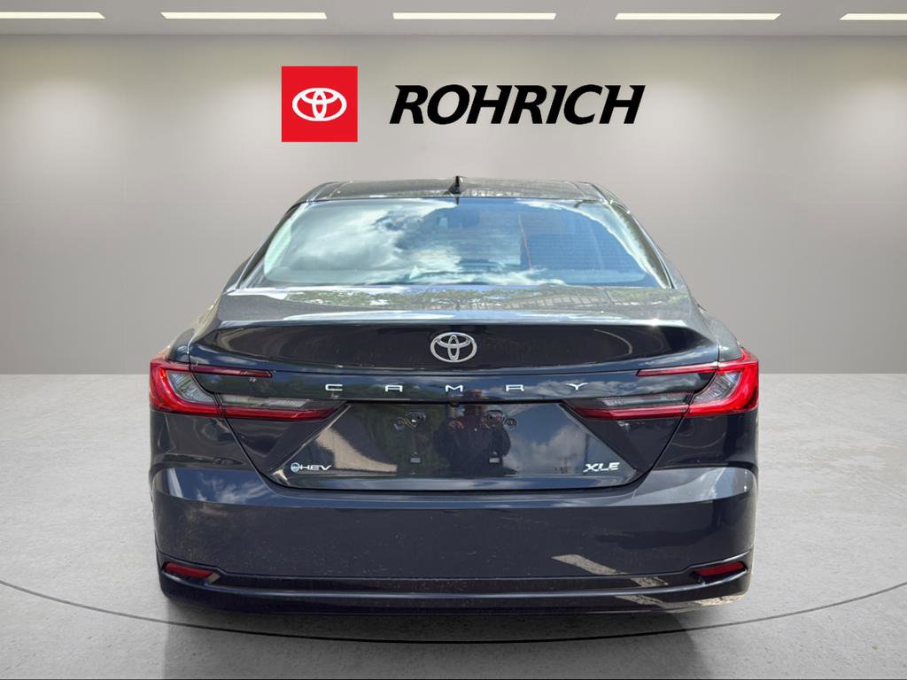 Used 2025 Toyota Camry XLE FWD image 7