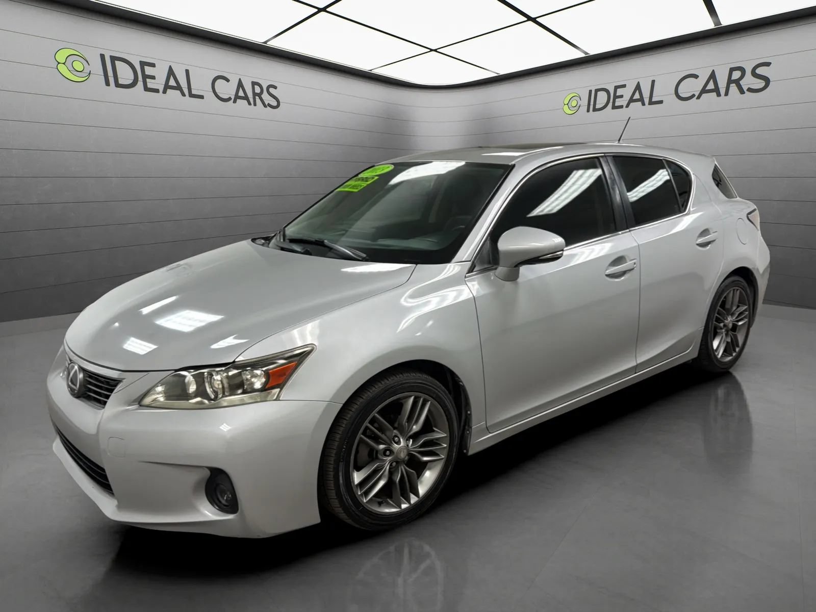Used 2013 Lexus CT 200h w/ Premium Pkg w/Navigation
