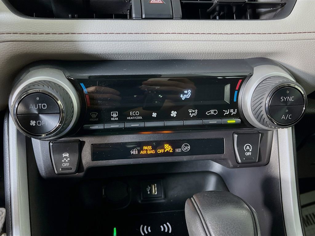 Used 2025 Toyota RAV4 XLE w/ Convenience Package FWD image 22