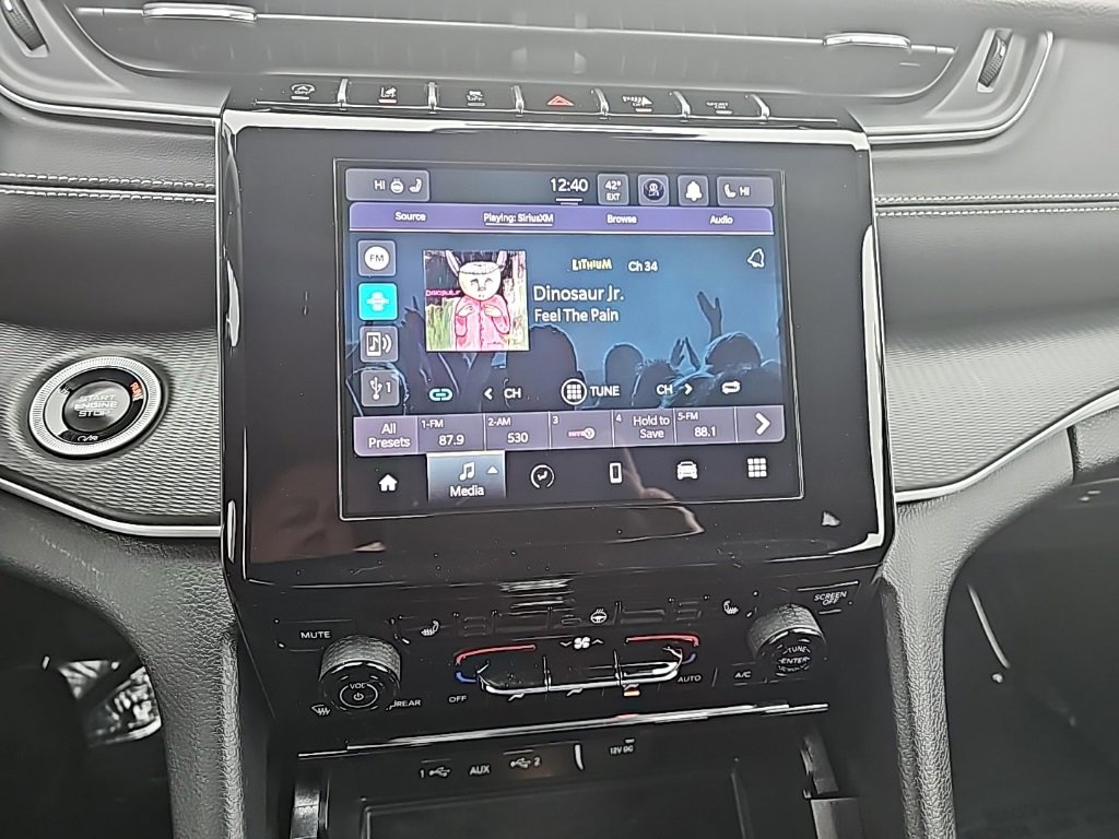 Certified 2025 Jeep Grand Cherokee Altitude image 31