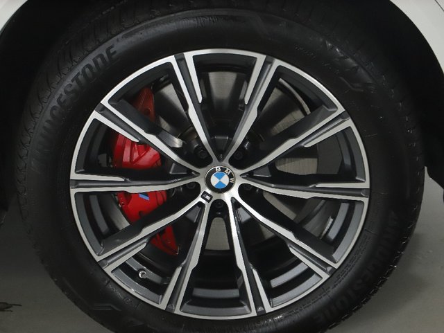 Used 2024 BMW X5 xDrive40i w/ M Sport Package AWD/4WD image 11