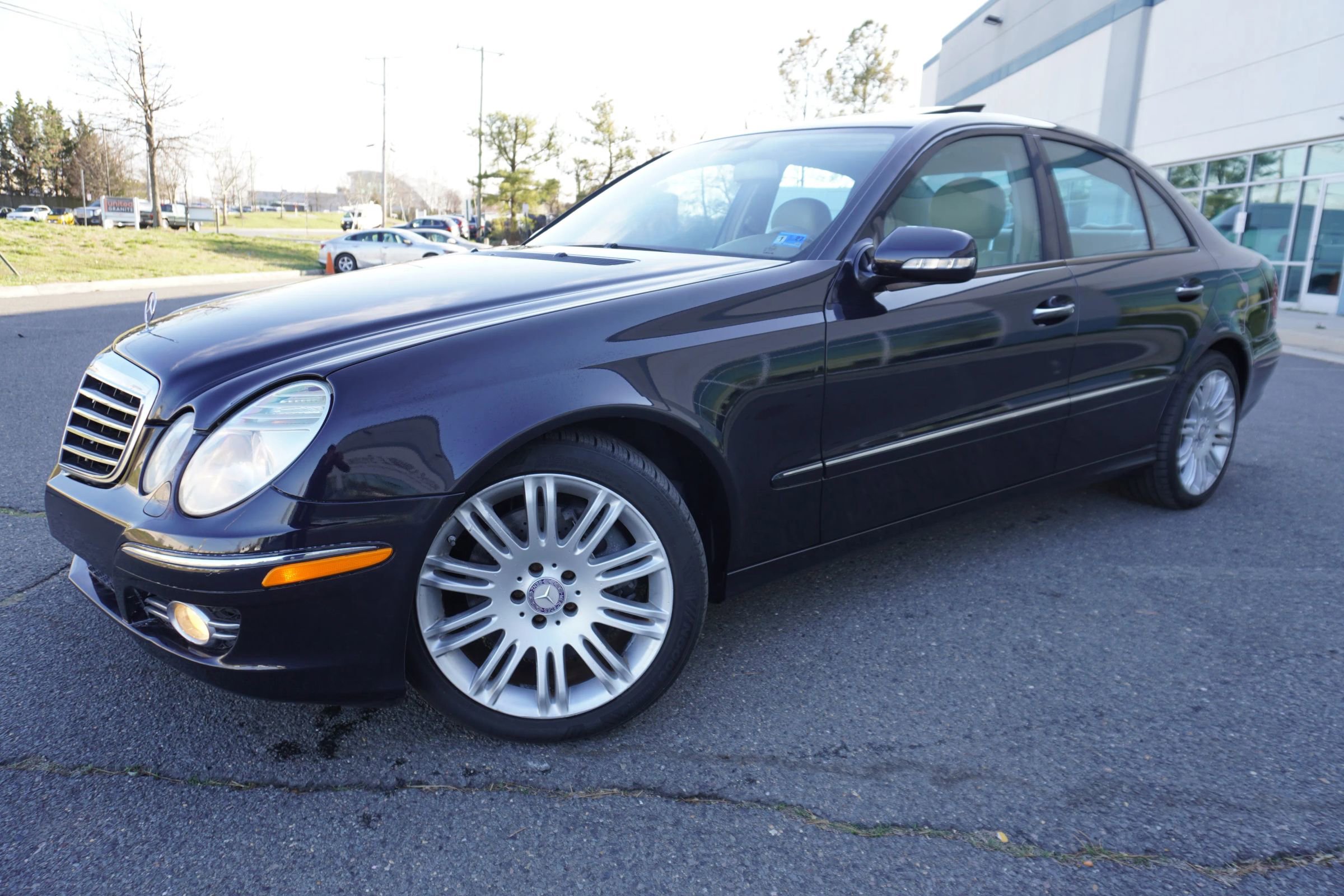 Used 2008 Mercedes-Benz E 350 E 350 4MATIC Sedan 4D image 3