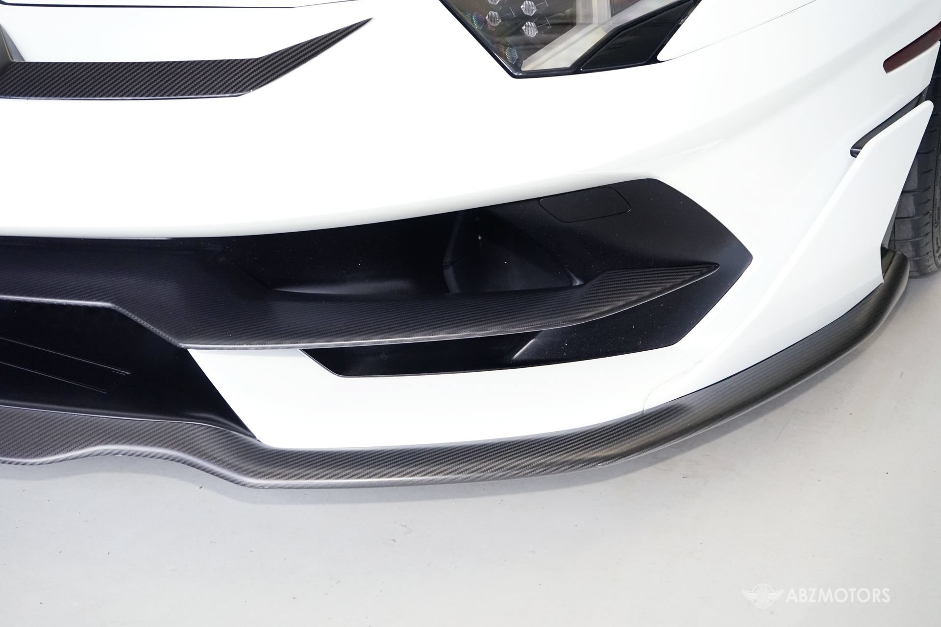 Used 2021 Lamborghini Aventador SVJ AWD/4WD image 14