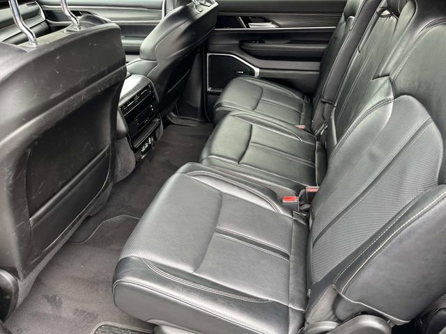 Used 2024 Jeep Wagoneer Series II AWD/4WD image 18