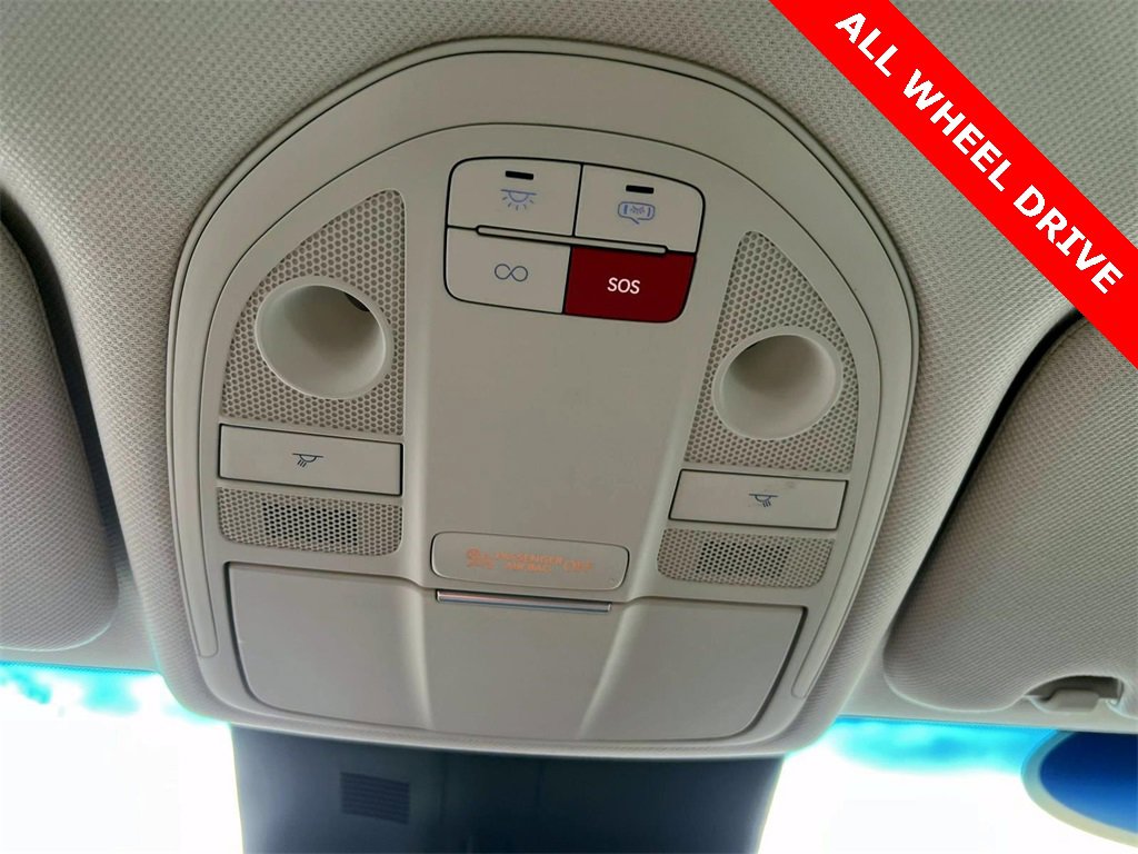 Certified 2025 Genesis G70 2.5T image 32