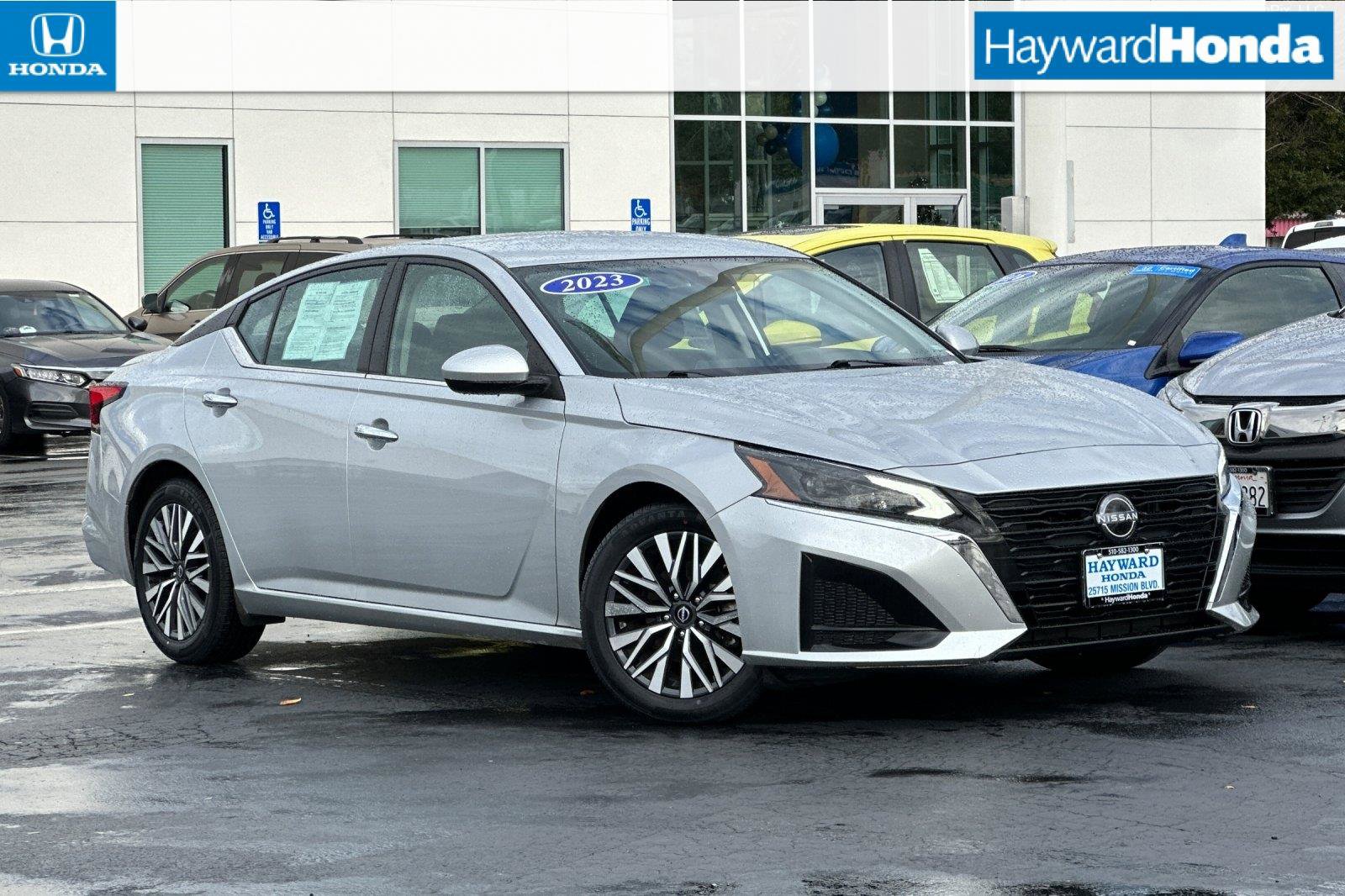 Used 2023 Nissan Altima 2.5 SV