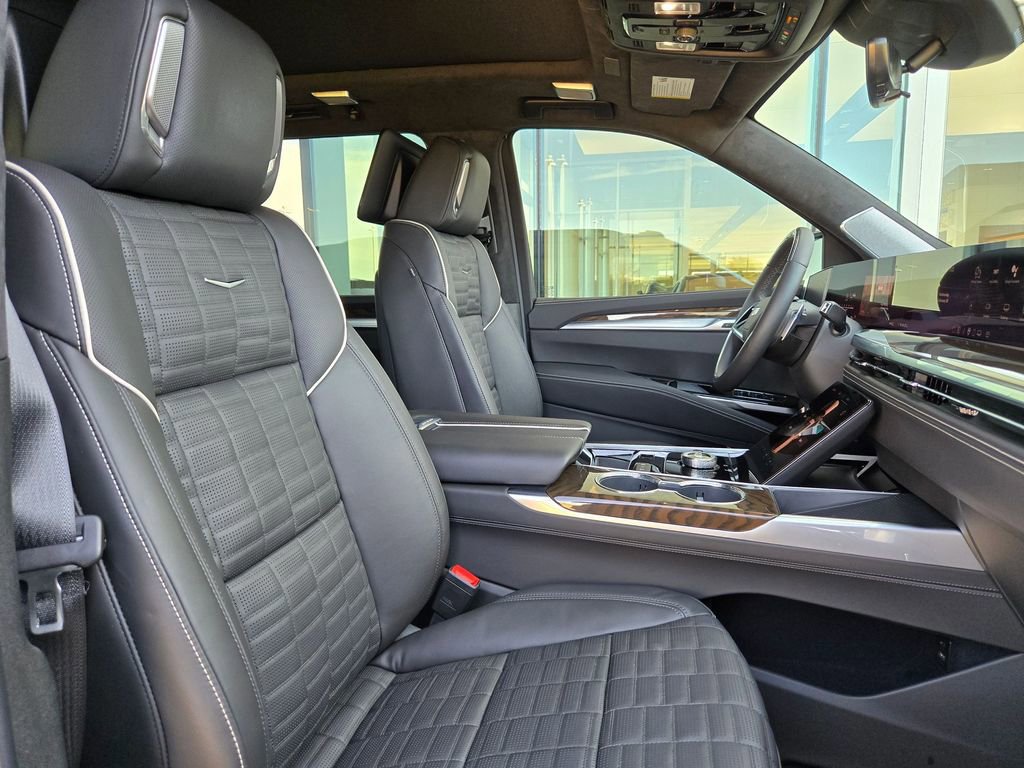 New 2026 Cadillac Escalade ESV Platinum Sport w/ LPO, ONYX Package image 29