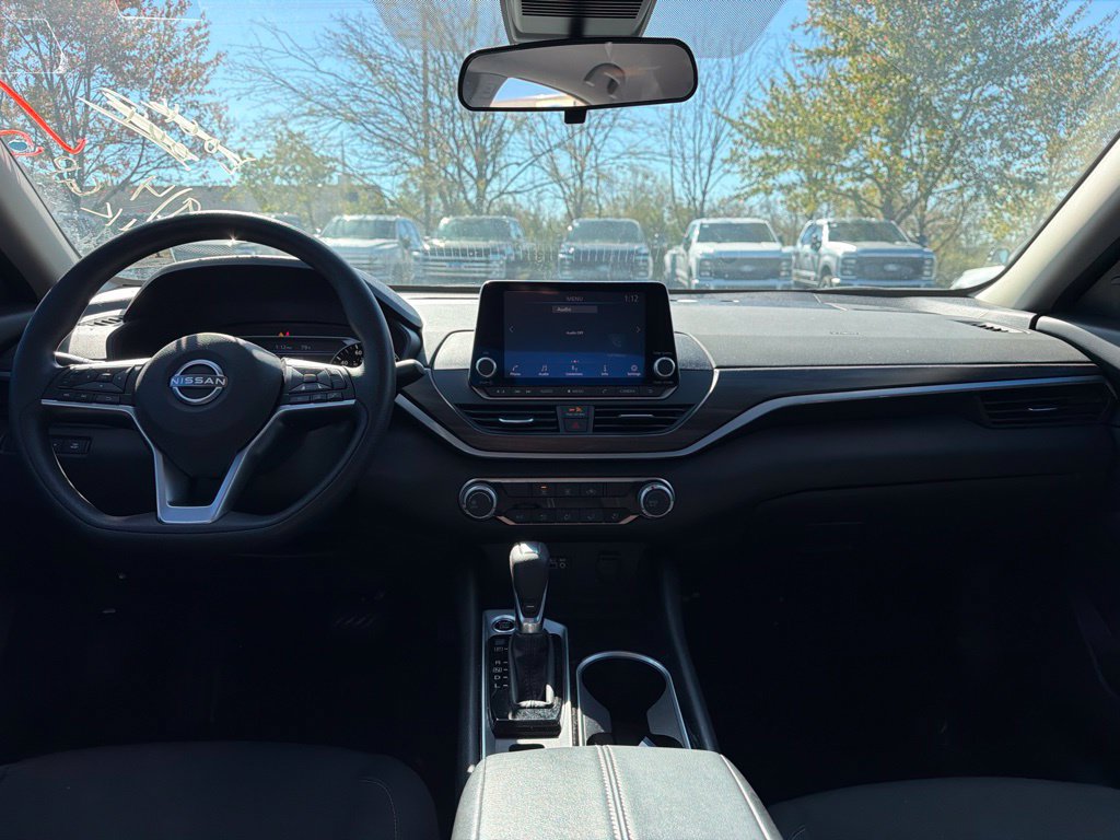 Used 2024 Nissan Altima 2.5 SV AWD/4WD image 6