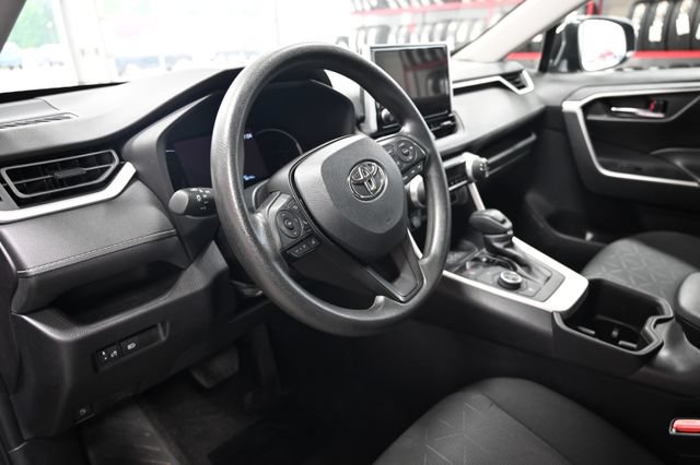 Used 2024 Toyota RAV4 XLE AWD/4WD image 21