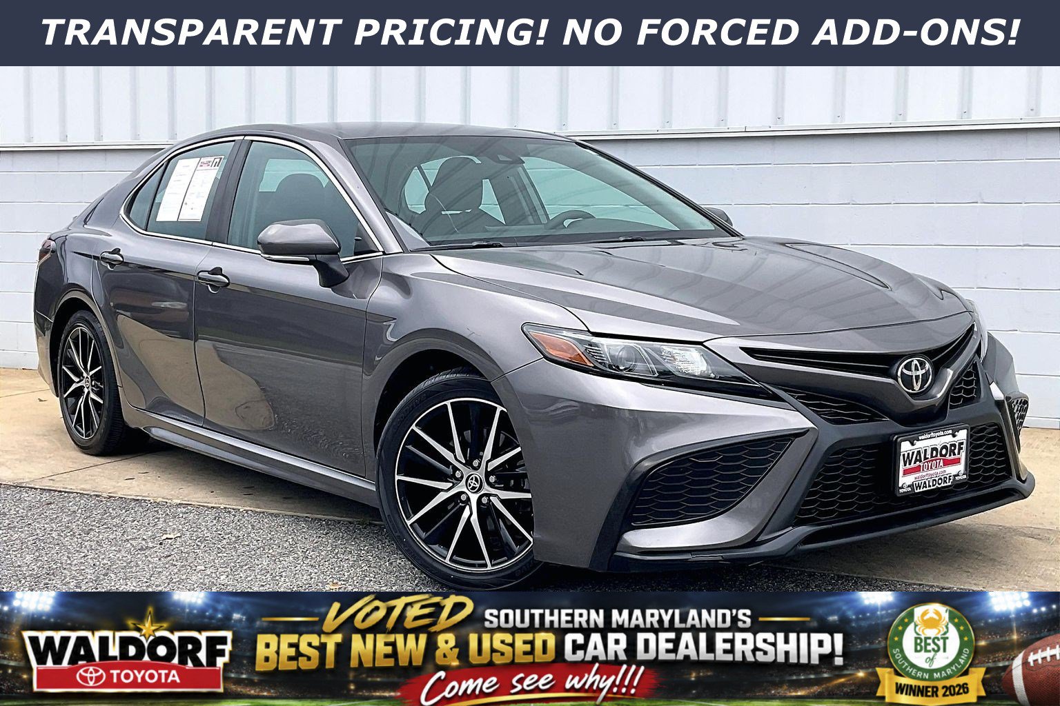 Used 2022 Toyota Camry SE FWD image 1