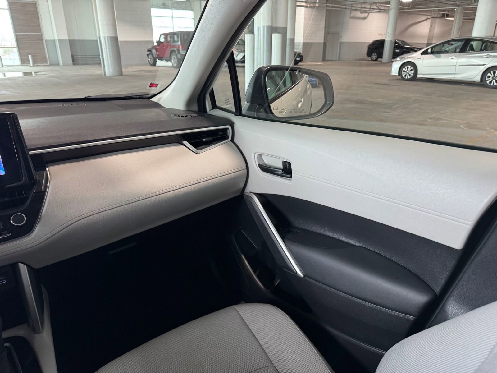 Used 2023 Toyota Corolla Cross L image 35