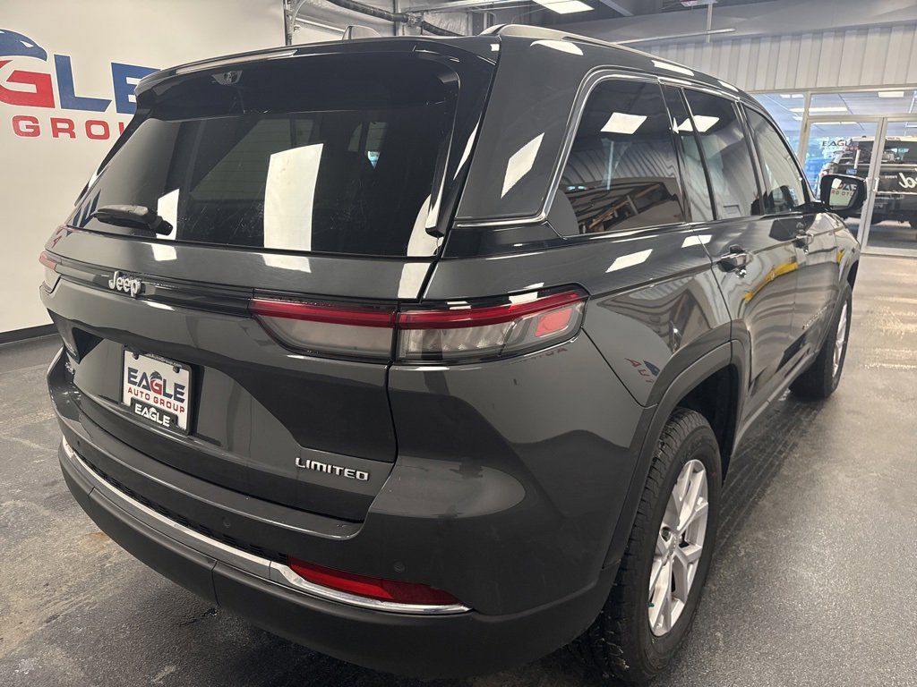 Used 2022 Jeep Grand Cherokee Limited w/ Luxury Tech Group II image 6