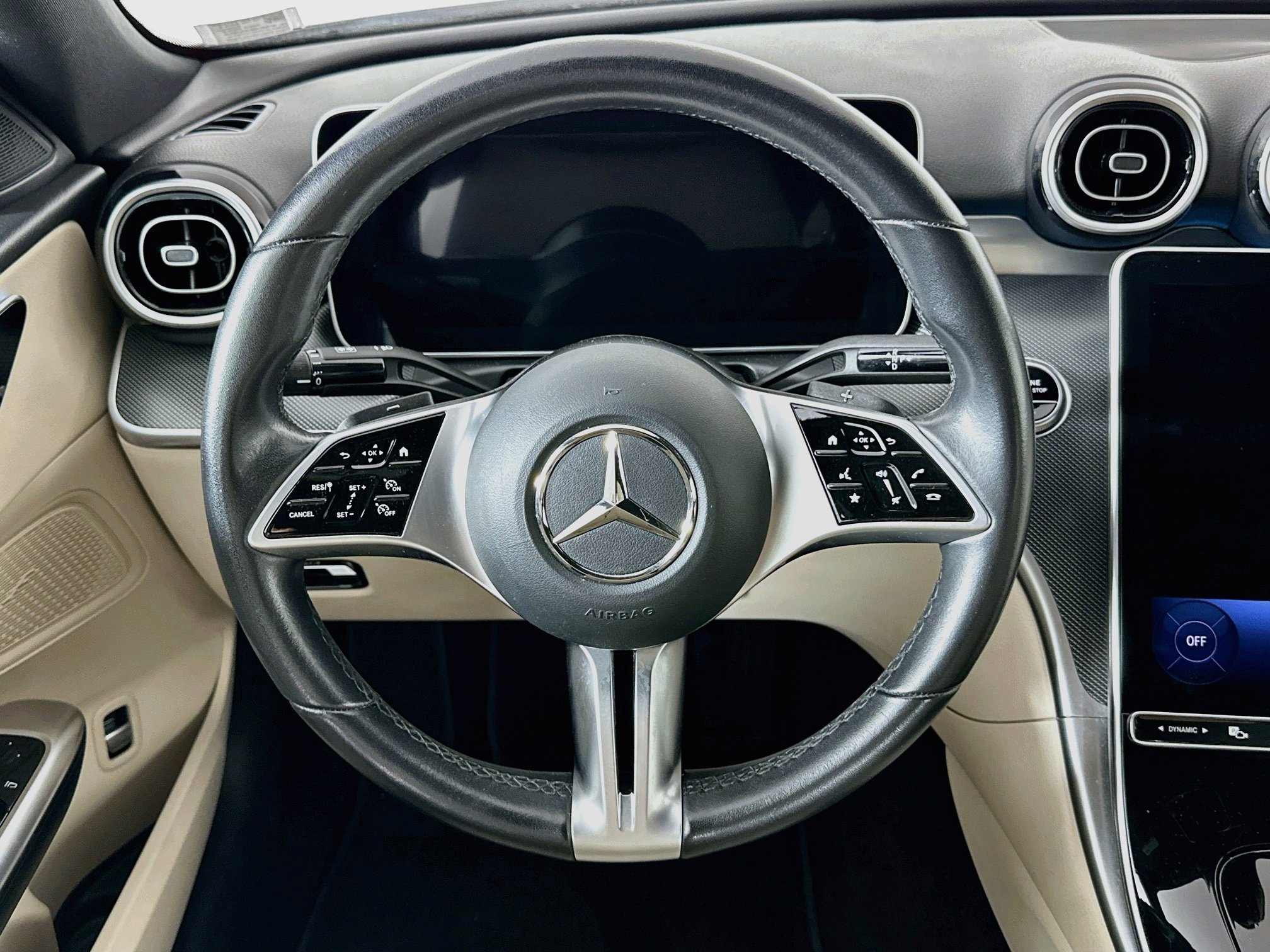Used 2025 Mercedes-Benz C 300 Sedan image 18