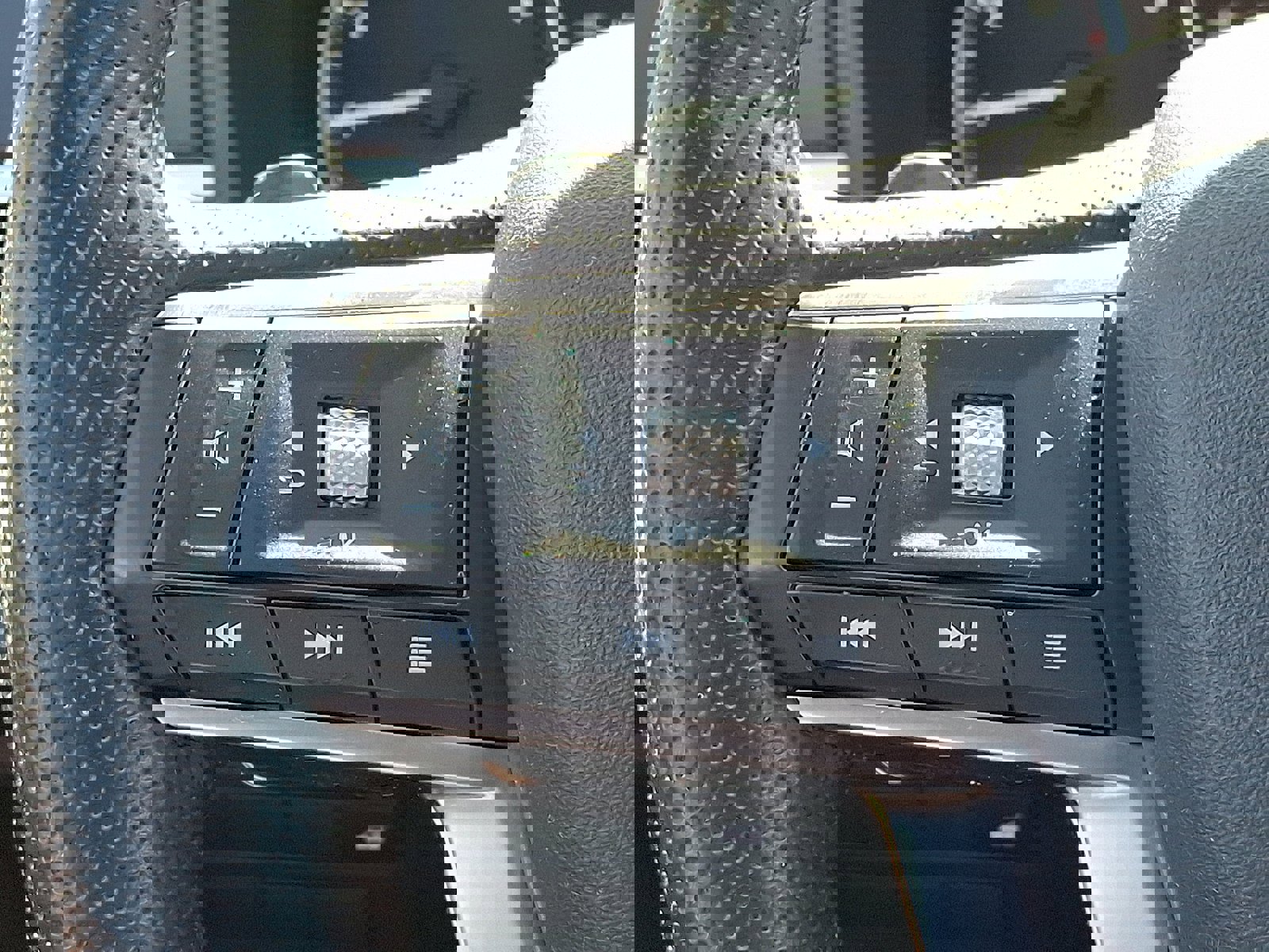 Used 2023 Mitsubishi Outlander SE image 21