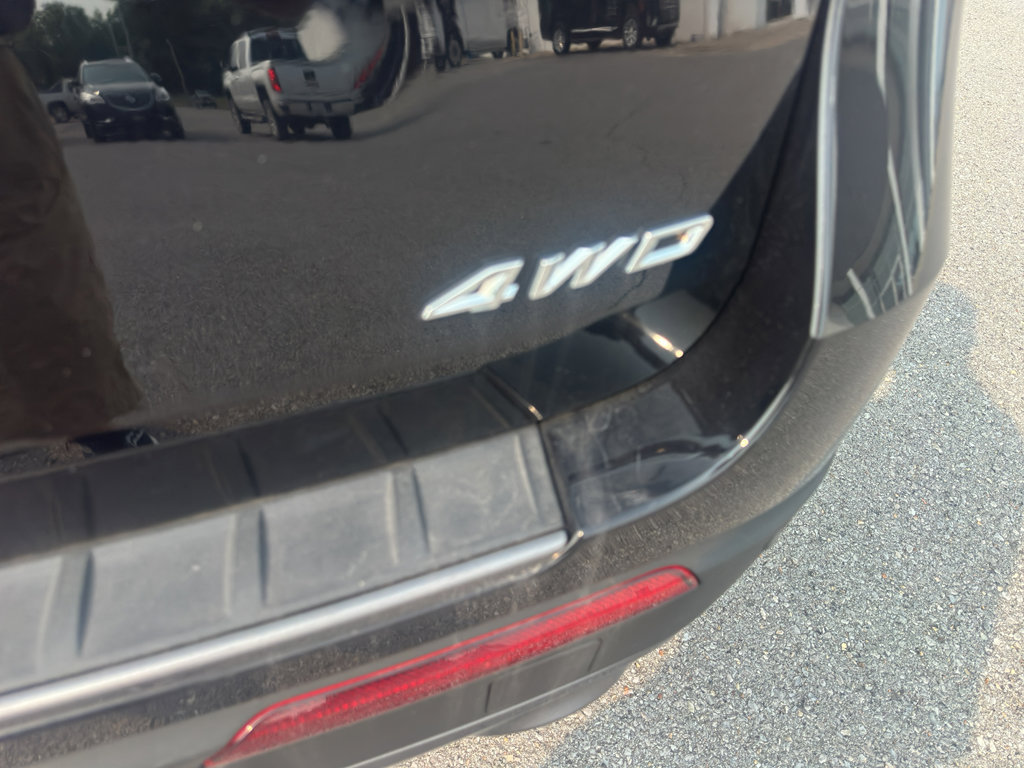 Used 2021 Ford Explorer XLT w/ Equipment Group 202A image 7