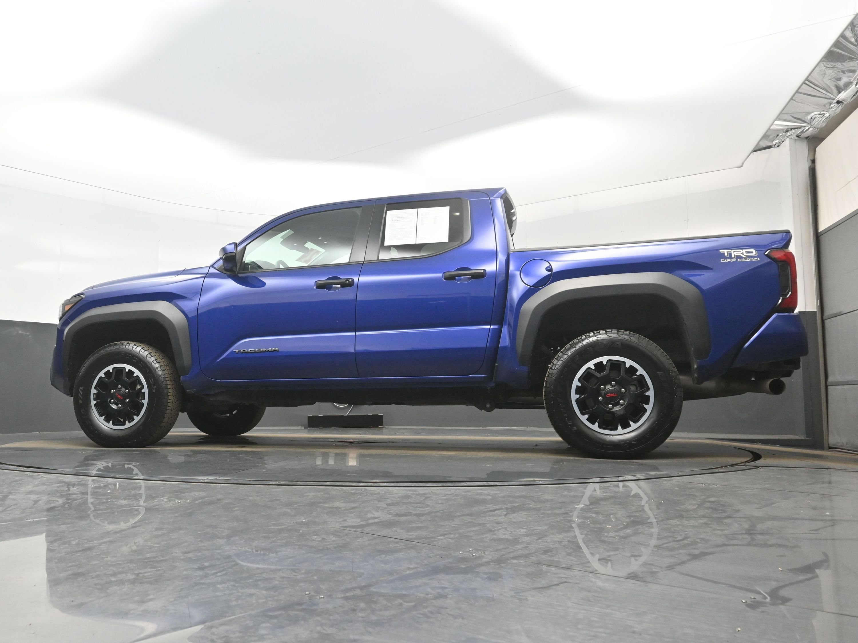 Used 2024 Toyota Tacoma TRD Off-Road AWD/4WD image 29