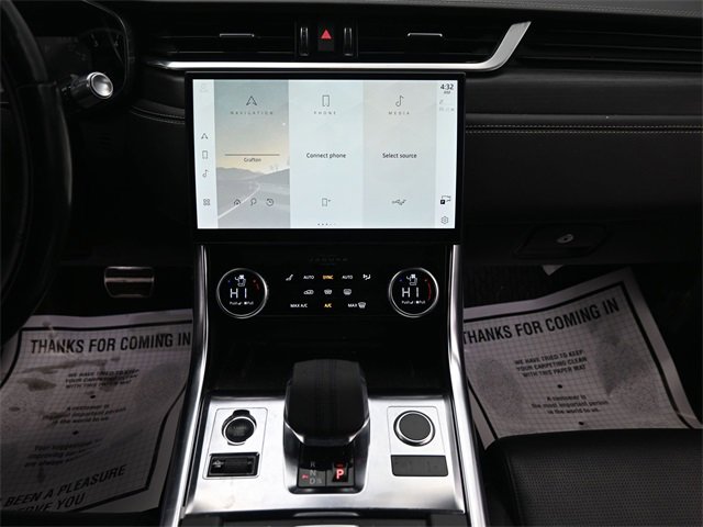 Used 2022 Jaguar XF R-Dynamic SE image 16