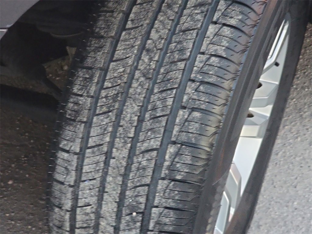 Used 2017 Chevrolet Suburban LT image 28