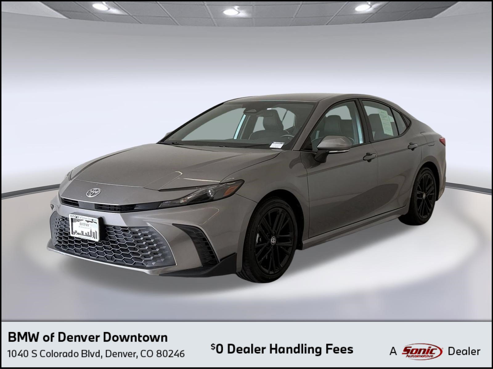 Used 2025 Toyota Camry SE FWD image 1