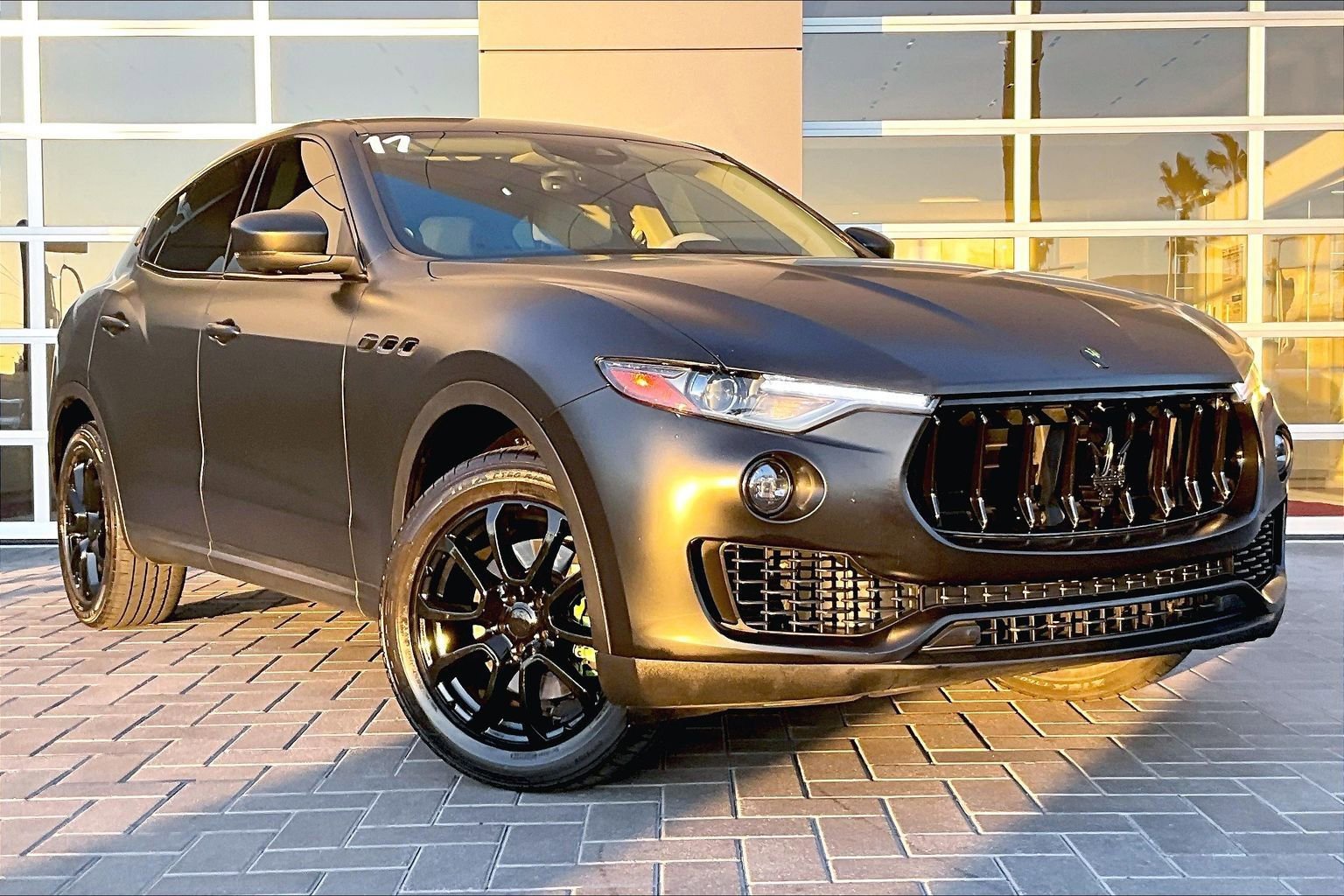 Used 2017 Maserati Levante image 3