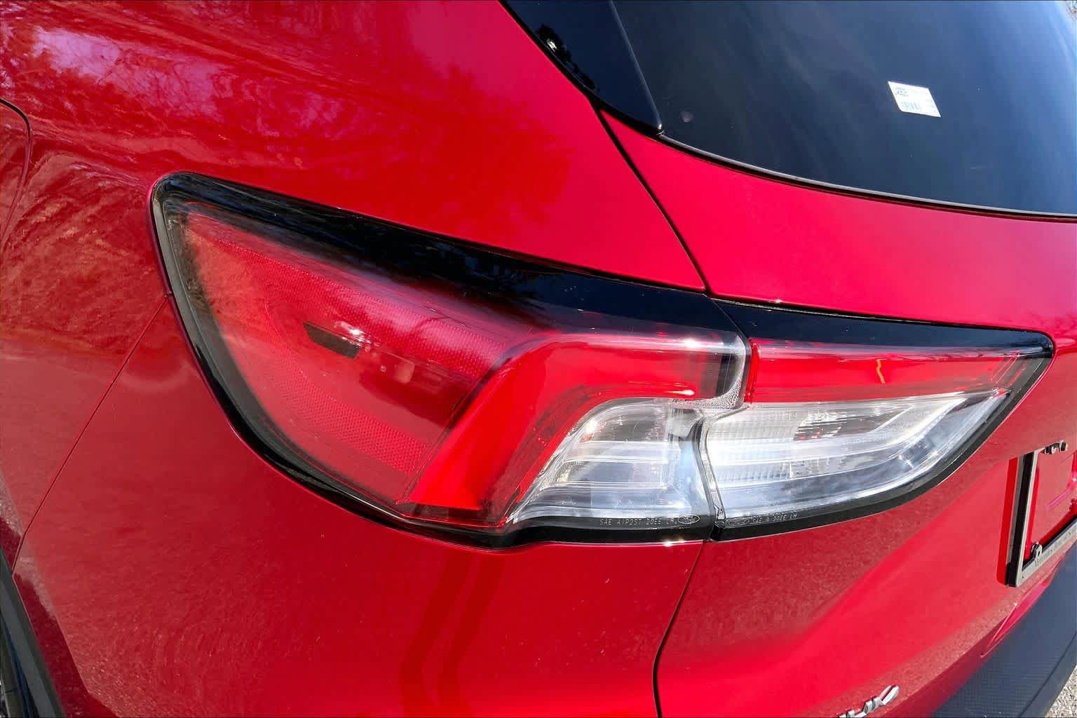 Used 2020 Ford Escape Titanium image 28