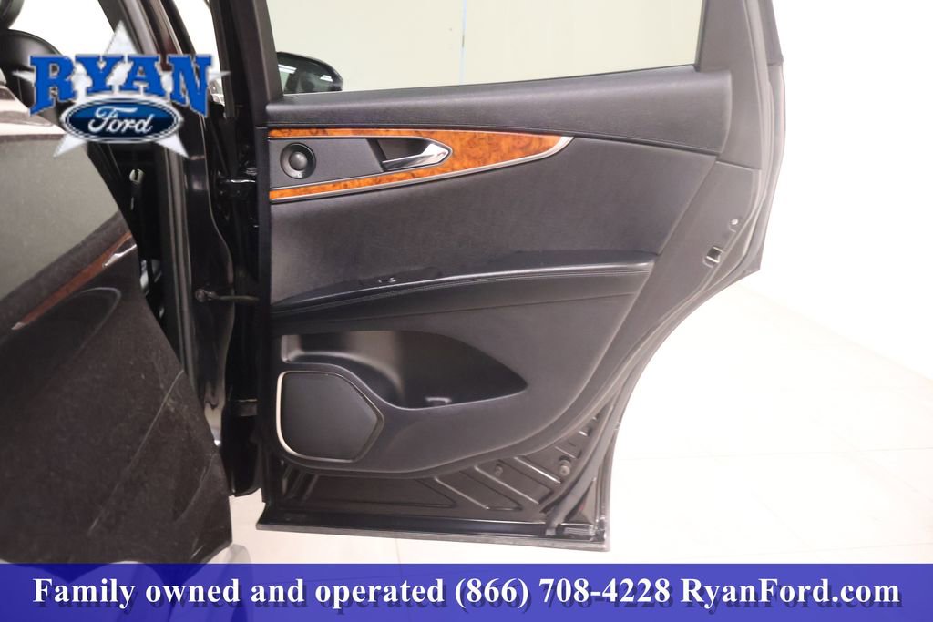 Used 2020 Lincoln Nautilus Reserve w/ Cargo Utility Package image 13