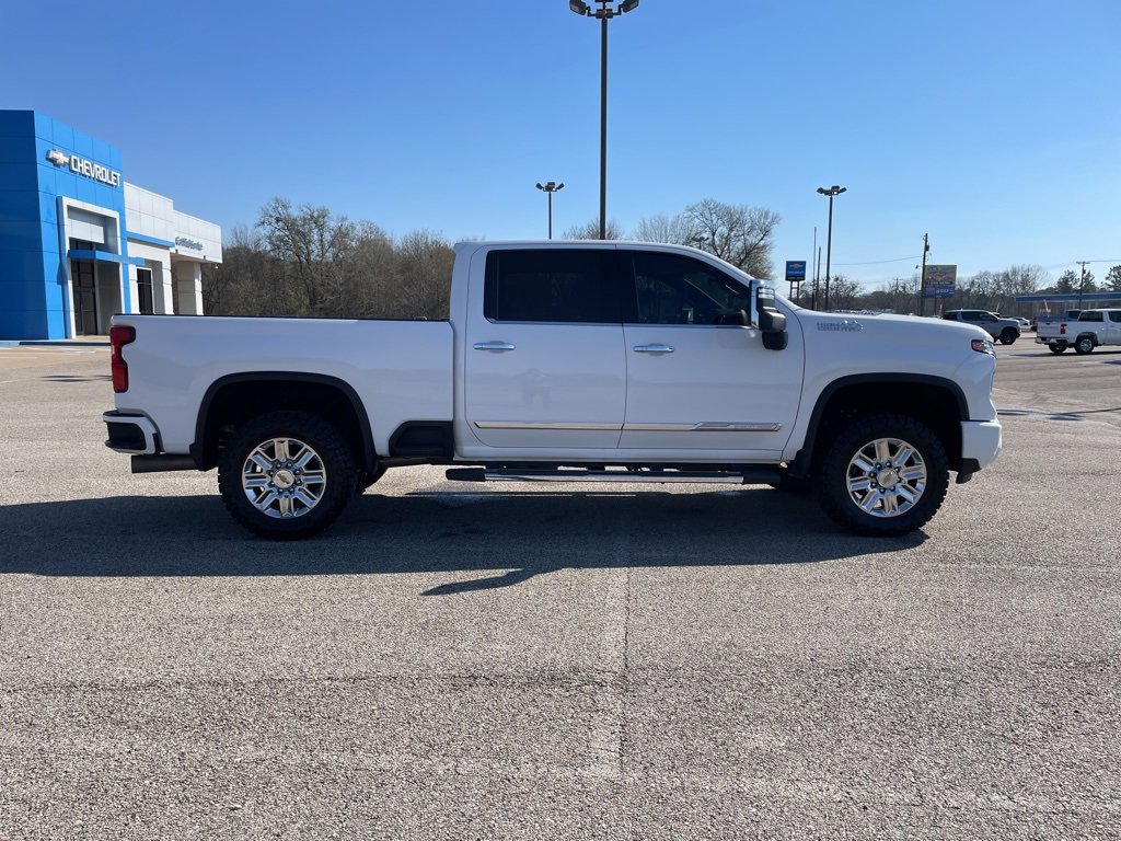 Used 2024 Chevrolet Silverado 2500 High Country w/ High Country Premium Package image 6
