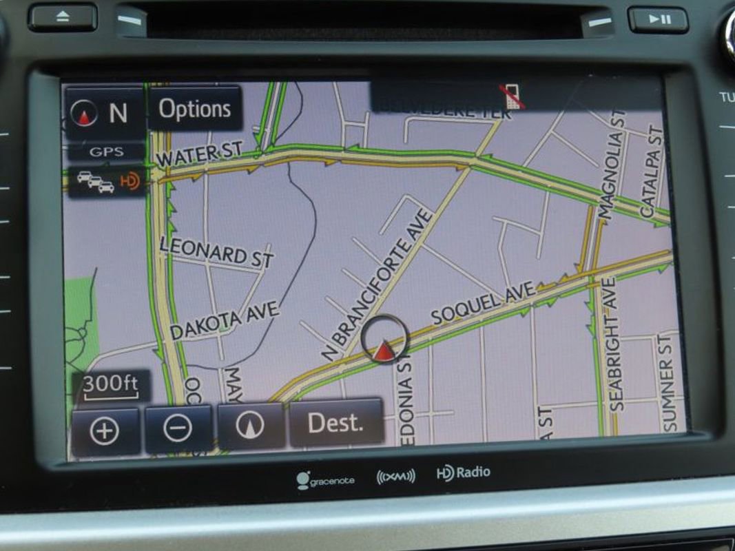 Used 2018 Toyota Highlander XLE image 24