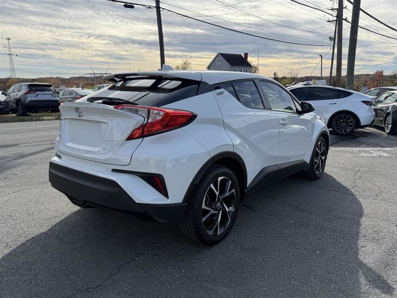 Used 2021 Toyota C-HR XLE image 5