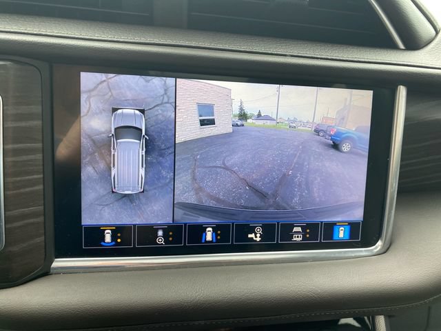 Used 2021 GMC Yukon XL Denali w/ Denali Premium Package AWD/4WD image 22