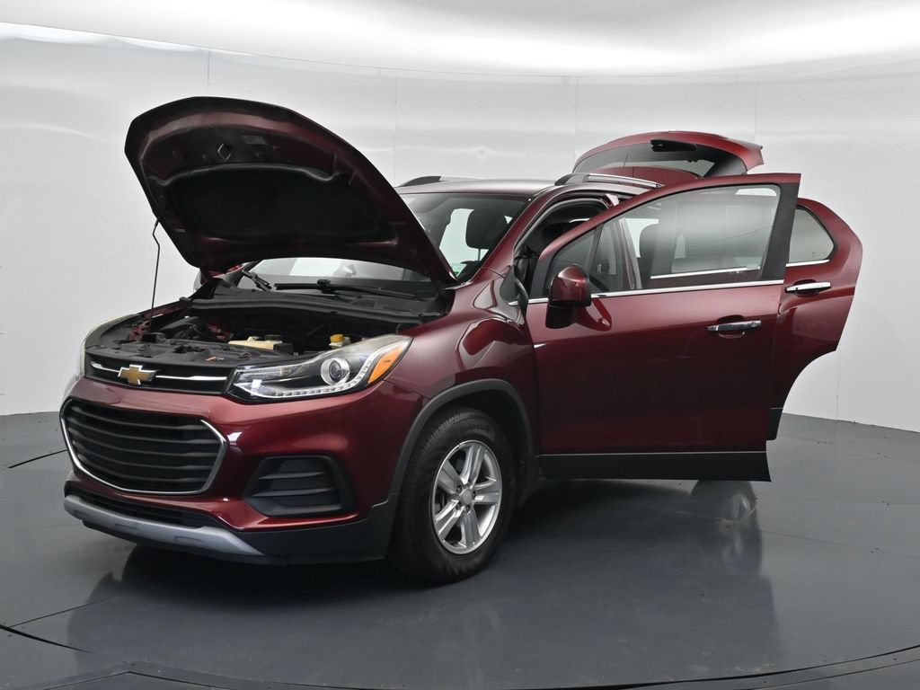Used 2017 Chevrolet Trax LT w/ LT Convenience Package FWD image 38