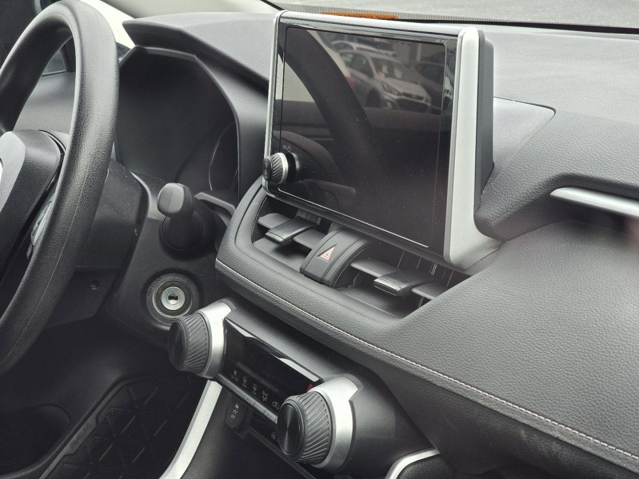 Used 2024 Toyota RAV4 LE image 15