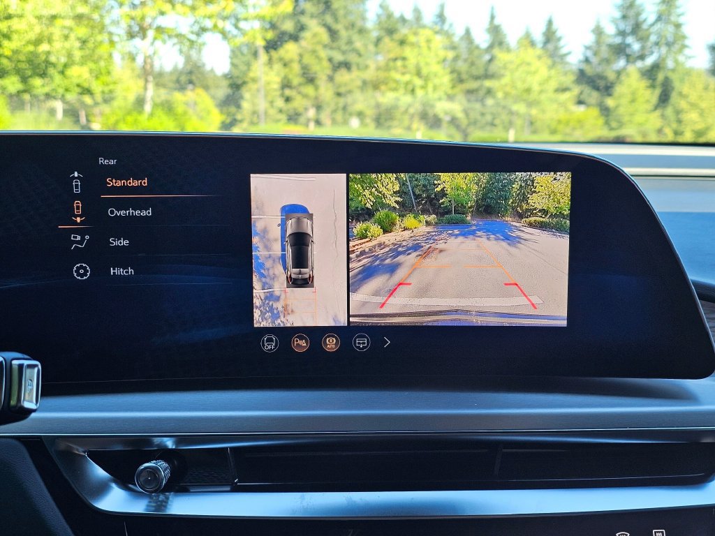 Certified 2026 Cadillac Lyriq Sport AWD/4WD image 29